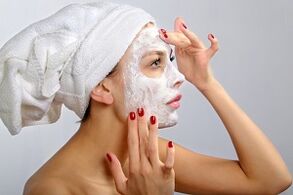 aplikácia masky na omladenie pokožky